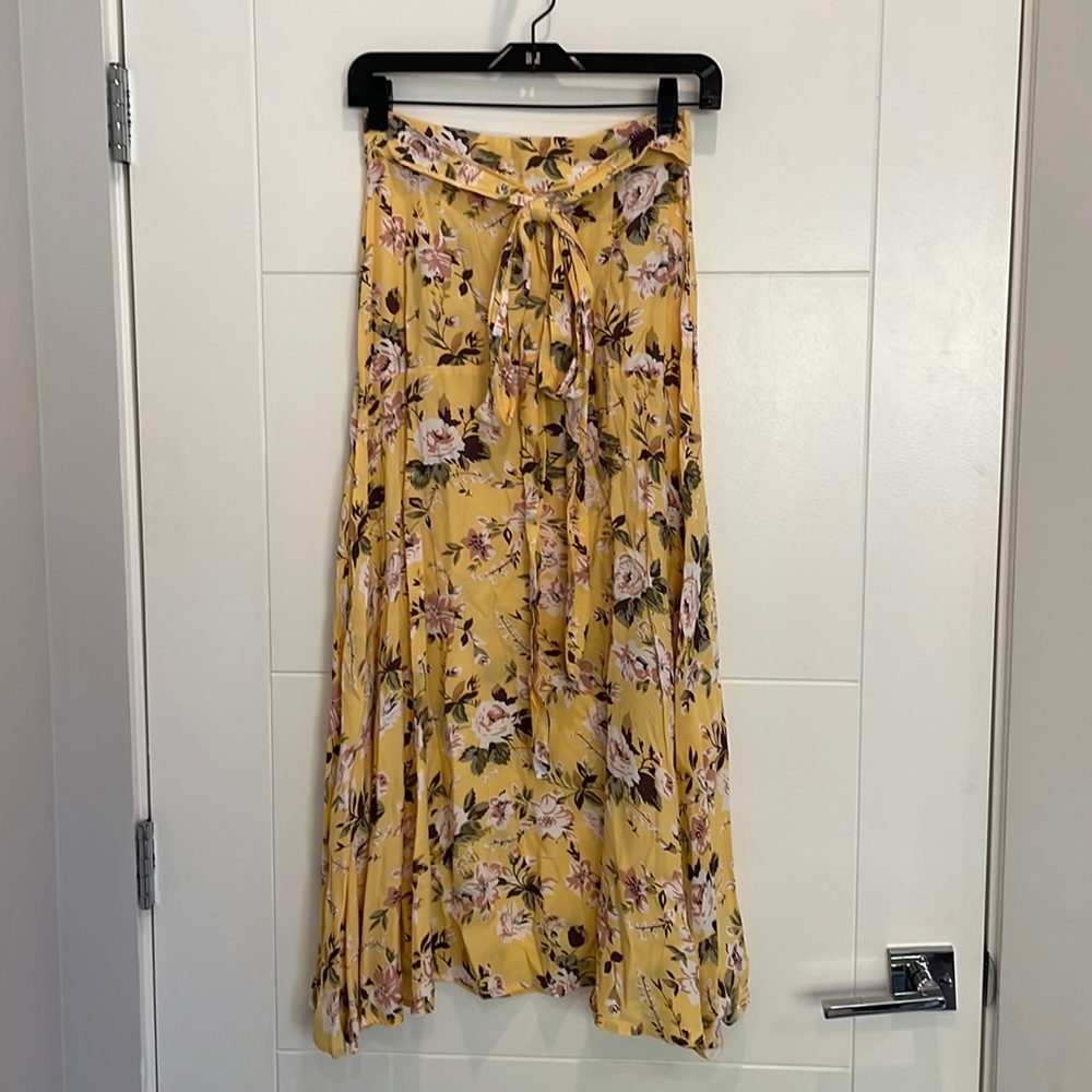 Faithfull The Brand Maxi Skirt and Matching Top - Picture 3 of 16